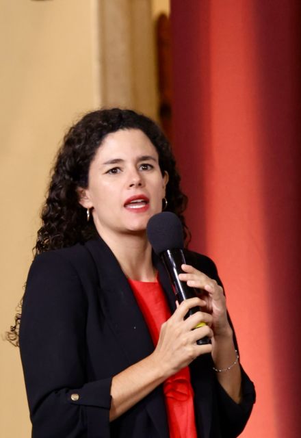 Luisa María Alcalde, consejera jurídica de la Presidencia, explica decreto de Sheinbaum
