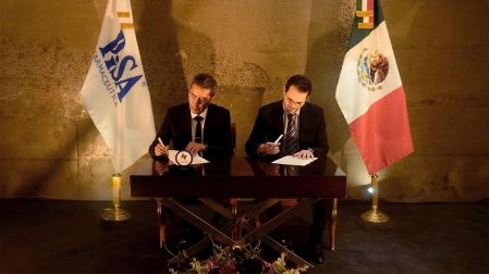 El convenio del INSP impulsa innovación y conocimiento científico mediante investigación, capacitación y colaboración en salud pública en México.