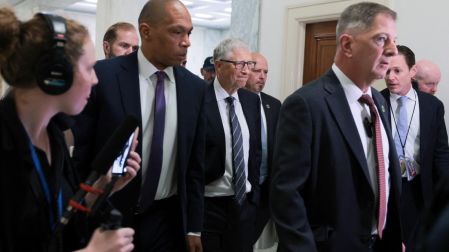 “Nunca victimicé a nadie”, dice Bill Gates en audiencia sobre caso Epstein